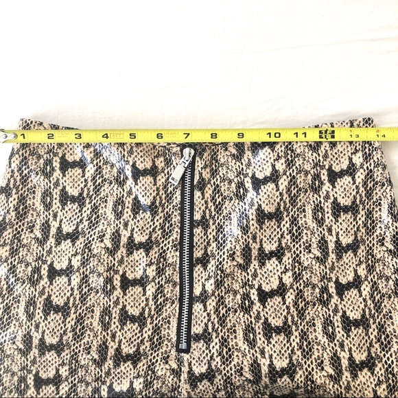 NWOT DBernstein snake print faux leather pants S - Picture 5 of 10